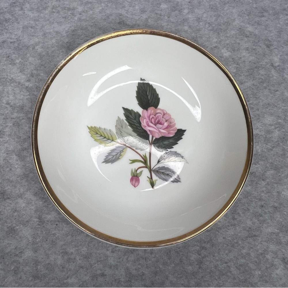 Wedgwood Bone China Hathaway Rose Small Sweet Dish Trinket Rings Vintage 80’s